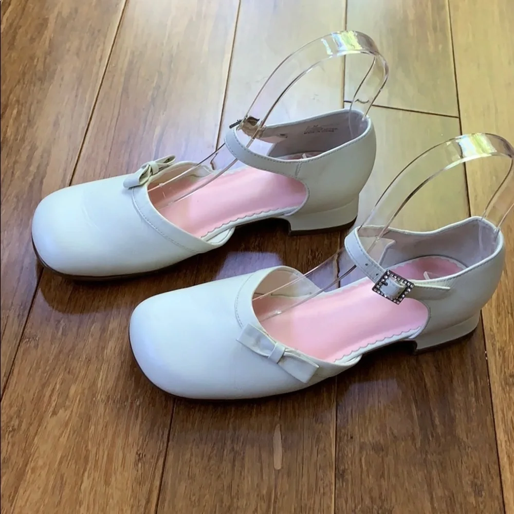 ☀️ 3/$36 or 2/$30 STRIDE RITE Girls White Leather 1” Heel Dress Sz 2